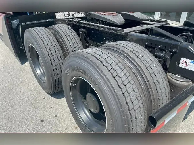 2026 VOLVO VNL64T860