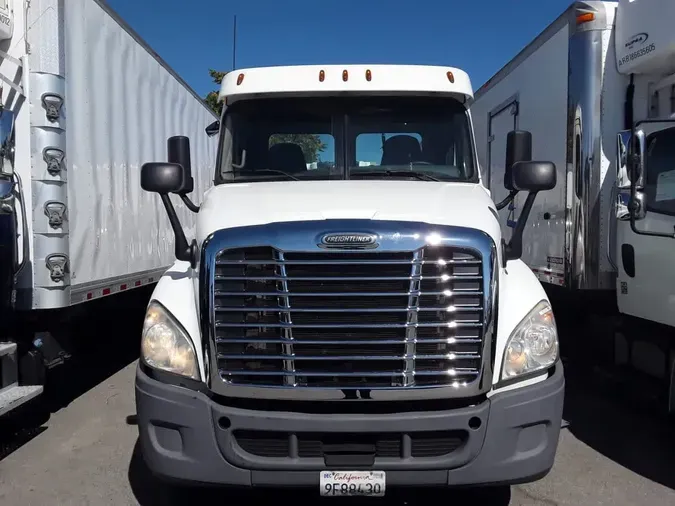 2019 FREIGHTLINER CASCADIA 125