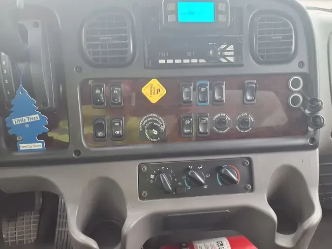 2020 FREIGHTLINER/MERCEDES M2 106