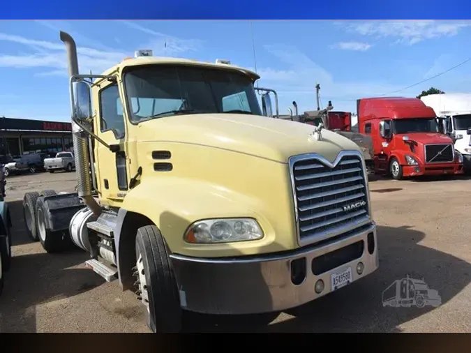 2017 MACK PINNACLE CXU613