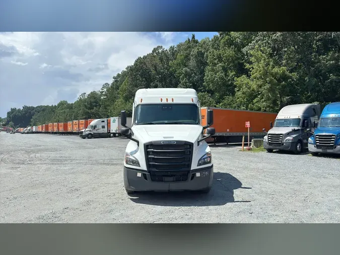 2021 Freightliner Cascadia 126904fcb12d17c84925a92a6108ad75cdb