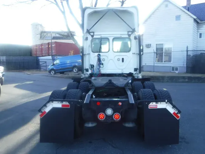 2018 FREIGHTLINER/MERCEDES CASCADIA 125