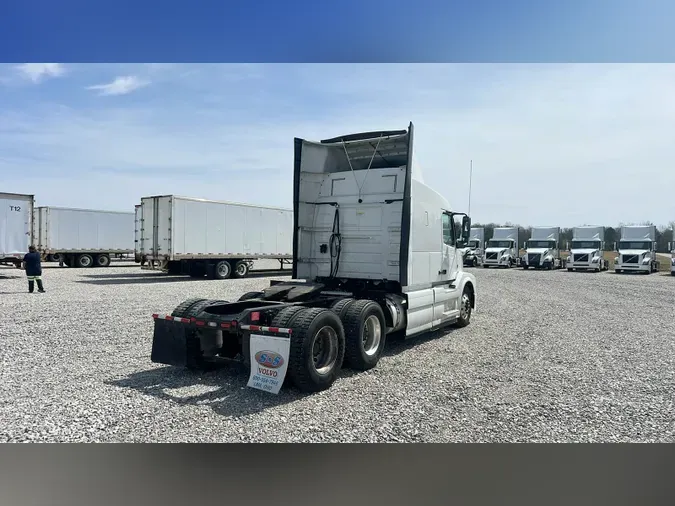 2018 Volvo VNL 740