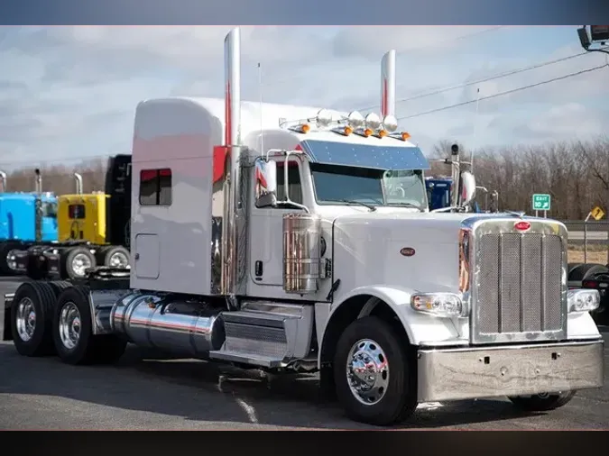 2023 PETERBILT 389