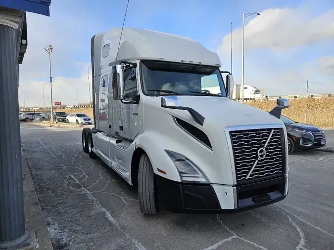 2020 VOLVO VNL64T760