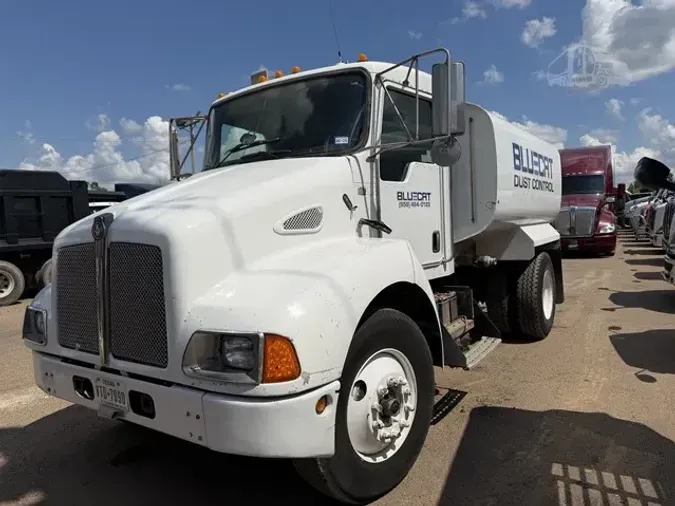 2006 KENWORTH T300