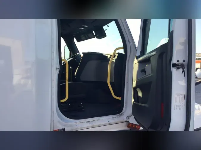 2022 Freightliner Cascadia 126