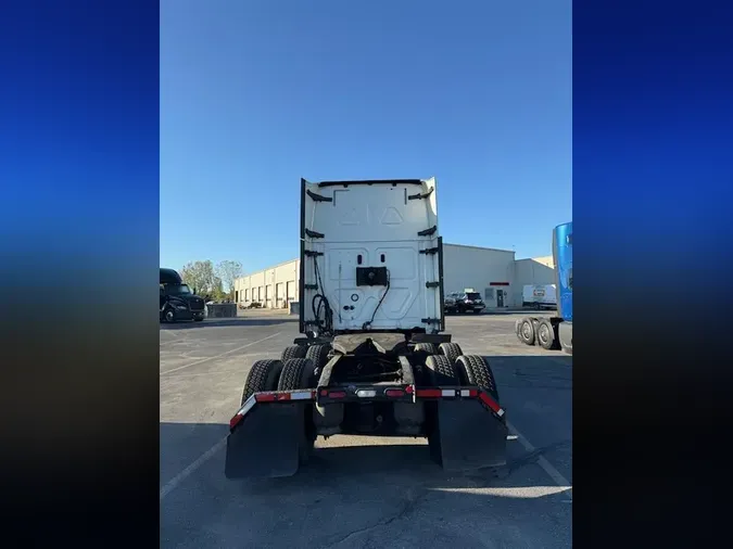 2020 Freightliner Cascadia