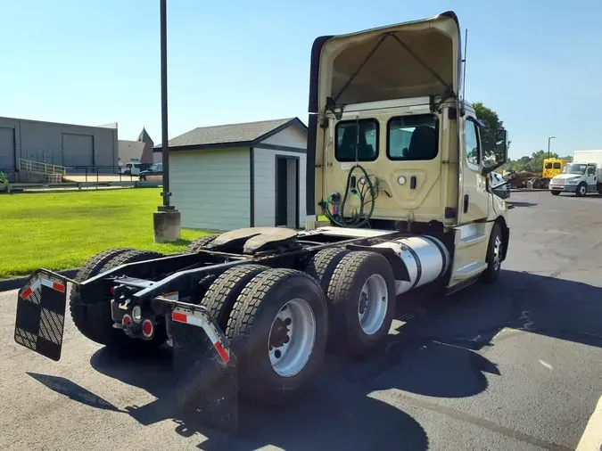 2020 FREIGHTLINER/MERCEDES NEW CASCADIA PX12664