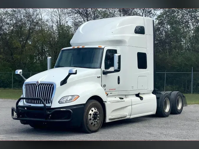 2022 INT LT625 6x4