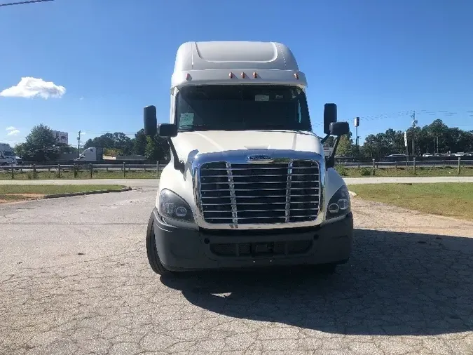 2018 Freightliner X12564ST