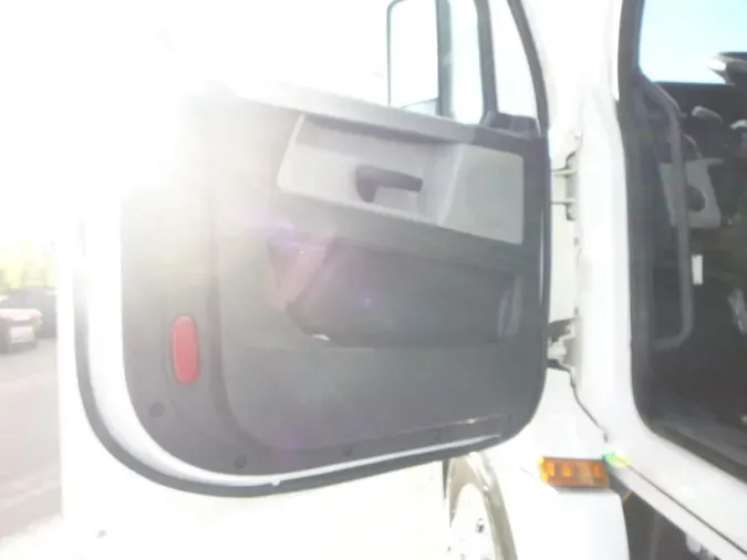 2021 Freightliner Cascadia