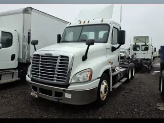 2019 FREIGHTLINER/MERCEDES CASCADIA 125