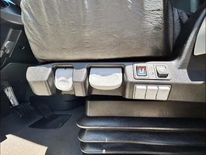 2023 Freightliner Cascadia 126