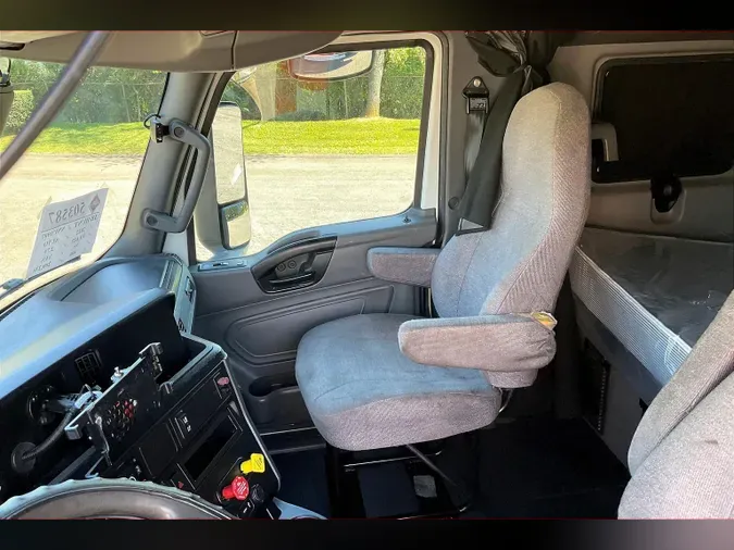 2022 INT LT625 6x4