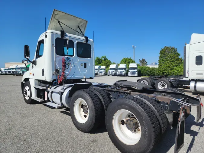 2016 FREIGHTLINER/MERCEDES CASCADIA 125