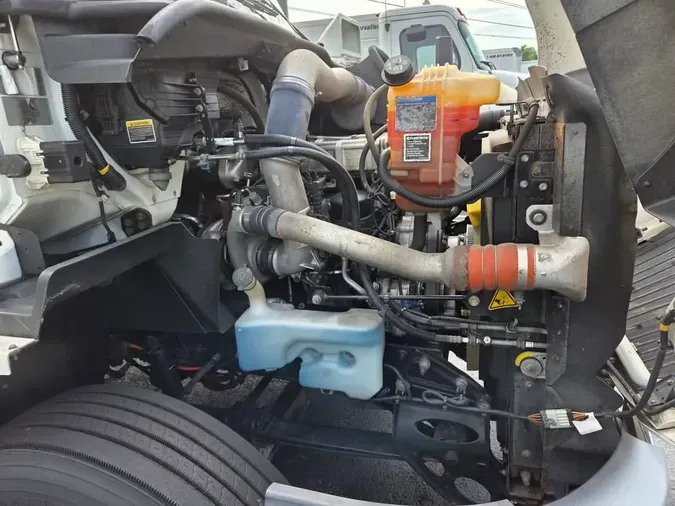 2019 NAVISTAR INTERNATIONAL RH613 DAYCAB S/A