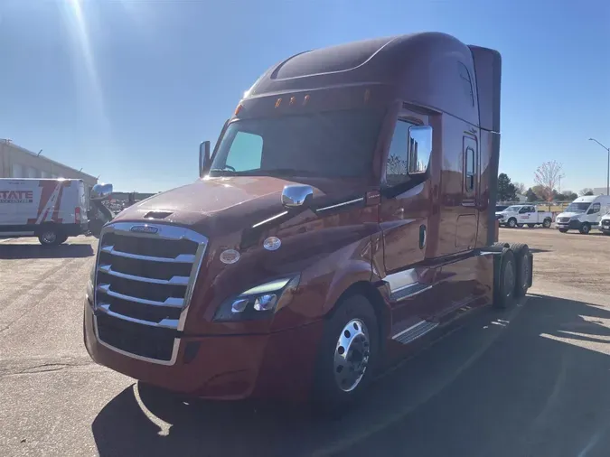 2025 Freightliner New Cascadia