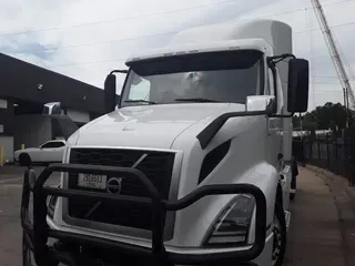 2020 VOLVO VNR64T-640