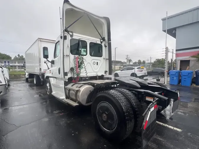 2020 FREIGHTLINER CASCADIA 125