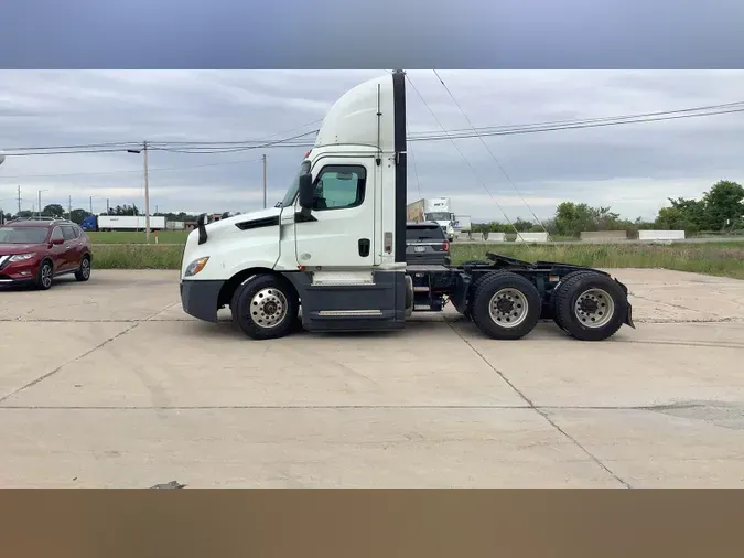 2020 Freightliner Cascadia 126907868b90d1b851475d192d76e6039f5