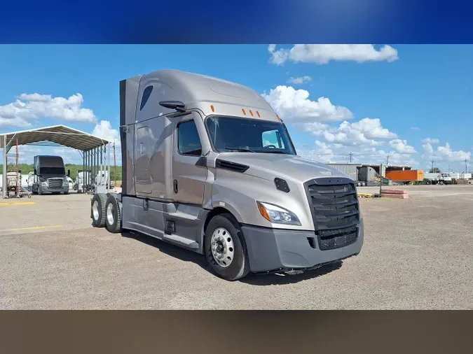 2023 Freightliner Cascadia 12690796ffadbb9d32f4e243232eb65866f