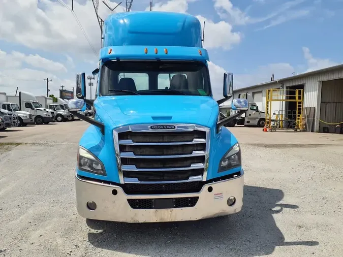 2020 FREIGHTLINER/MERCEDES NEW CASCADIA 126907b50f159c1a69c9702319df25b762e