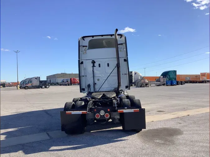 2019 Freightliner Cascadia 126