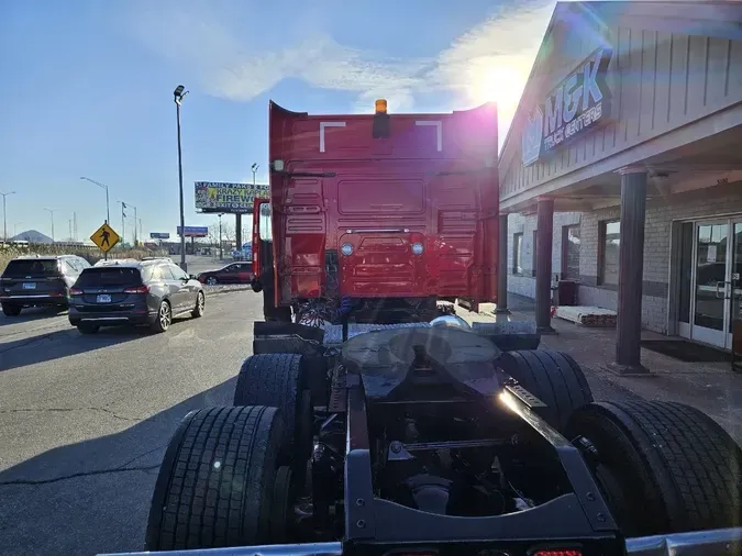 2020 VOLVO VNL64T740