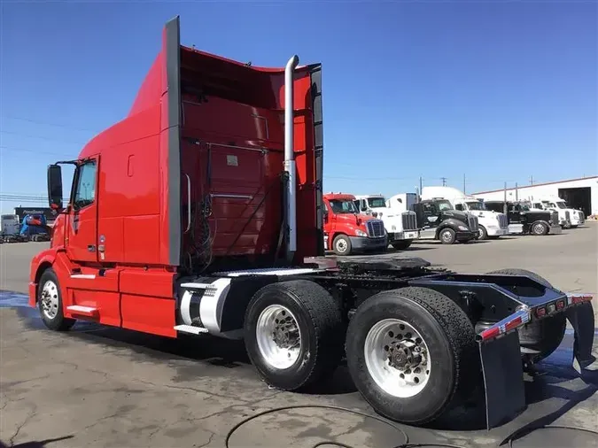 2015 VOLVO VNL630