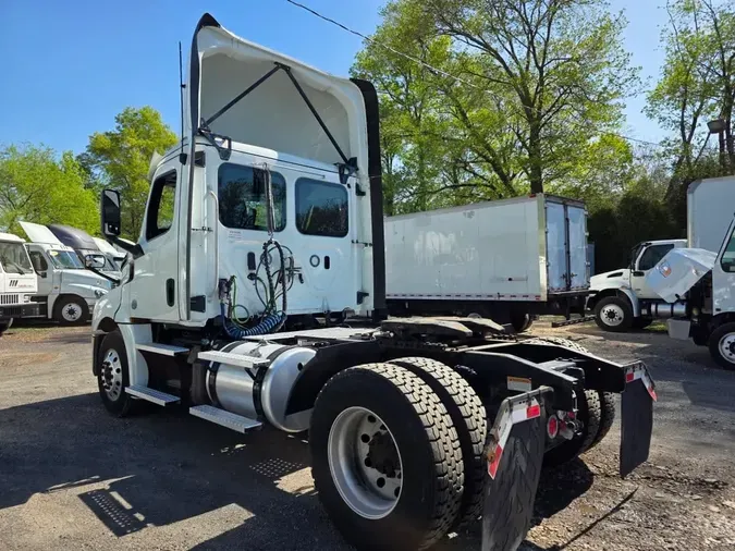 2019 FREIGHTLINER/MERCEDES NEW CASCADIA 126
