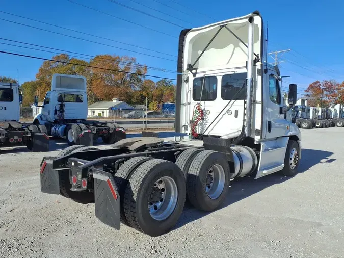 2018 FREIGHTLINER/MERCEDES CASCADIA 125