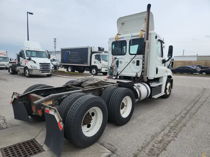 2014 FREIGHTLINER/MERCEDES CASCADIA 125