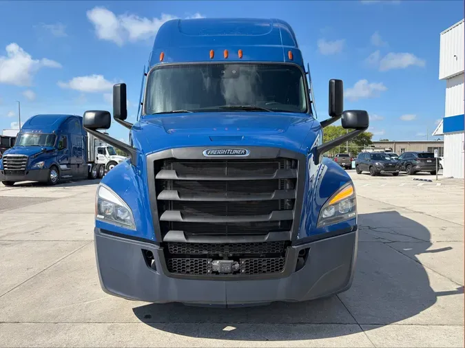 2022 Freightliner Cascadia 12690852ce509f97b6823d57c3533f6a613