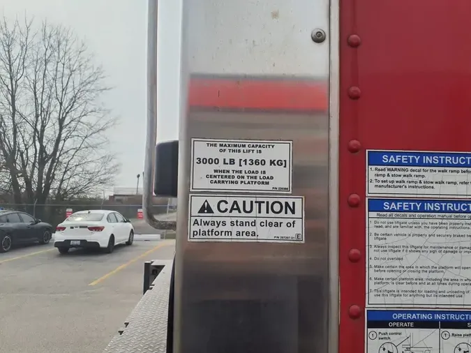 2019 FREIGHTLINER/MERCEDES M2 106
