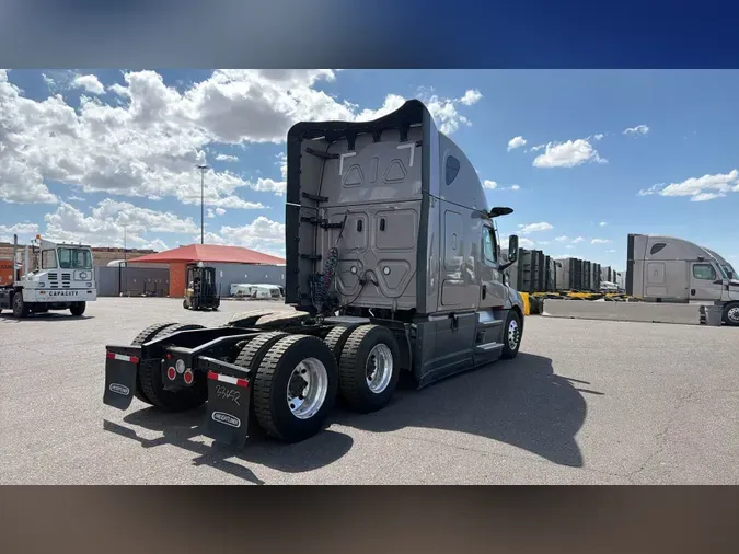 2025 Freightliner Cascadia 126