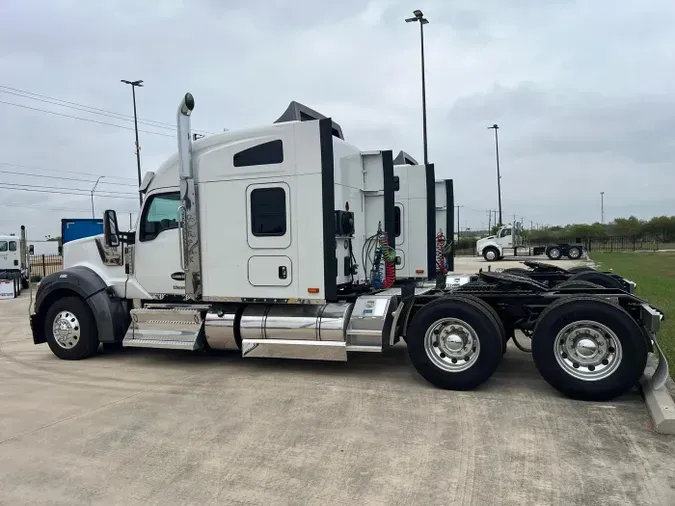 2023 Kenworth W990908775de18015991feb816b1410907fc