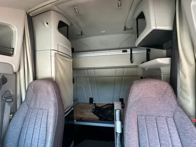 2022 Peterbilt 579