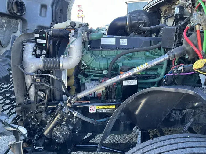 2024 VOLVO VNL64T860908a7450d372d0bd9d9125af86b6f0d7