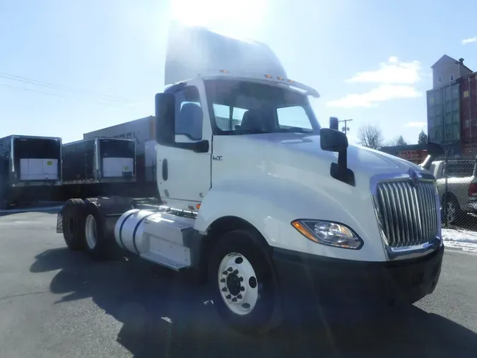 2019 NAVISTAR INTERNATIONAL LT625 DAYCAB T/A