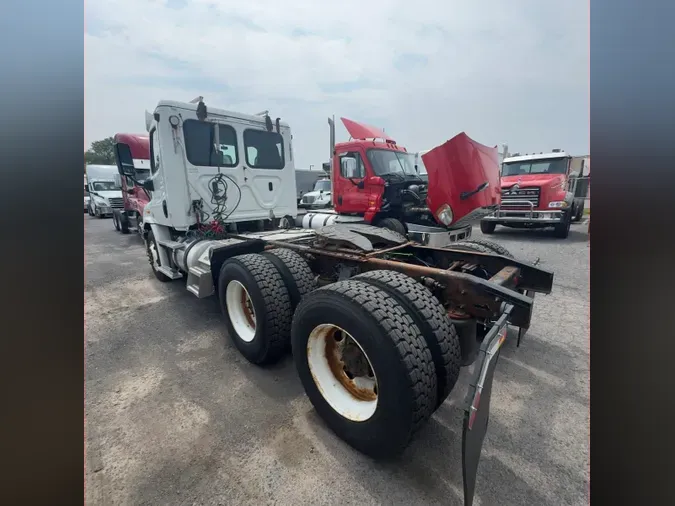 2018 FREIGHTLINER CASCADIA 113