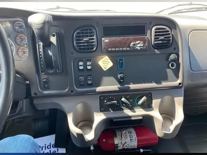 2019 Freightliner Business Class M2 106
