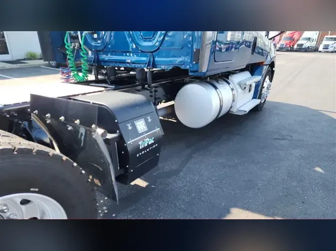 2019 FREIGHTLINER CA126