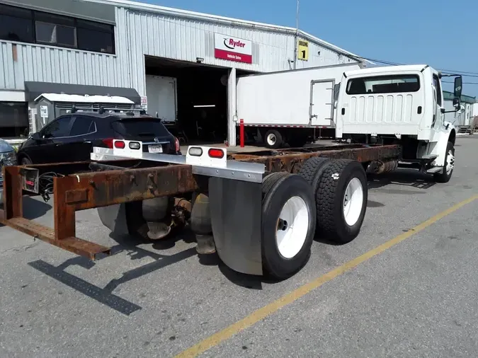2018 FREIGHTLINER M2 106
