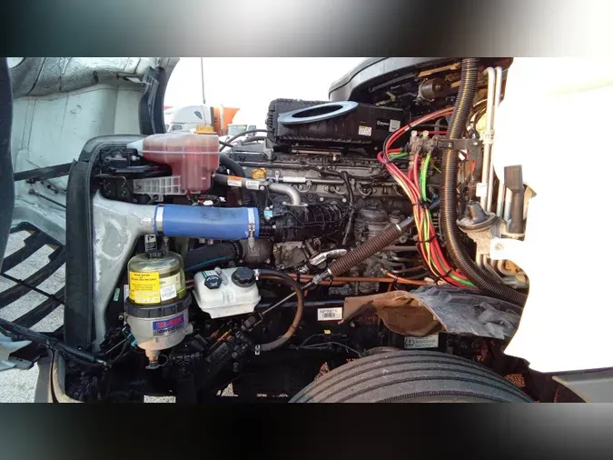2023 Freightliner Cascadia 12690992b95b5e77e5b01357a6b49c14d6b