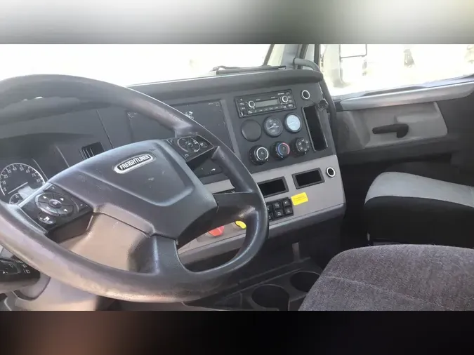 2019 Freightliner Cascadia 126