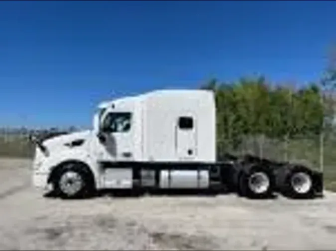 2022 Peterbilt 579909b7000c3828eee2fb089d90c674975