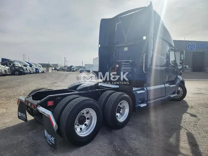 2021 VOLVO VNL64T760