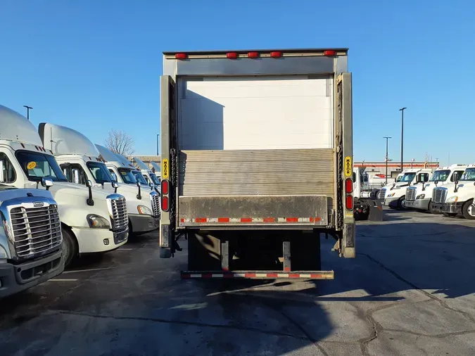 2018 FREIGHTLINER/MERCEDES M2 106