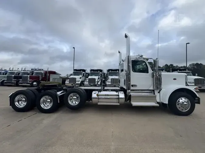 2027 PETERBILT 589